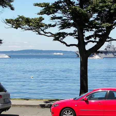 Alki Magpie Villa